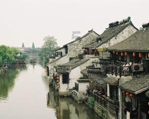 滑雪场“美少女战士”已52岁 网友:奶奶太帅了!